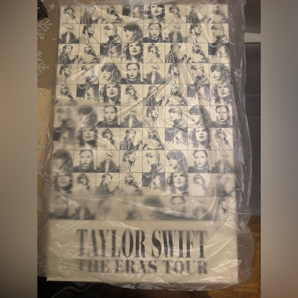 Taylor Swift Eras Tour VIP Package authentic - Picture 5 of 5